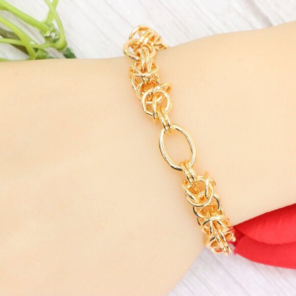 "Trendy Handmade Bracelet – A Thoughtful Gift for Girls & Women | UNVRC1623 - Picture 10 of 10